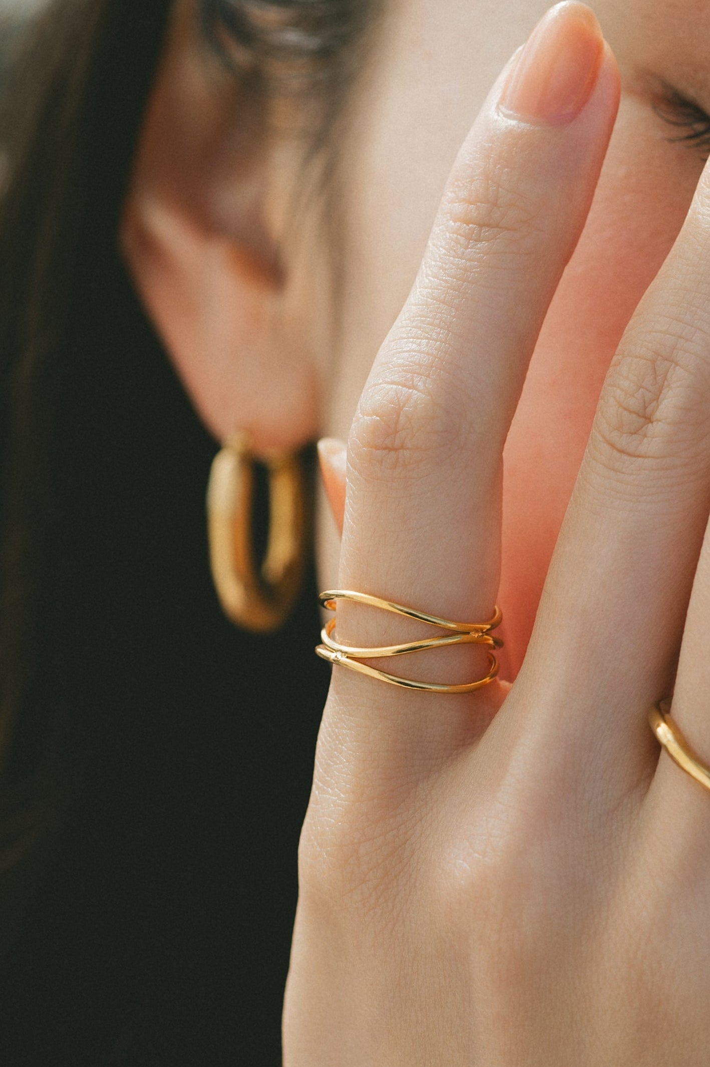 トリプルループラインリング ゴールド 着用イメージ シンプルなデイリーリング EPIS