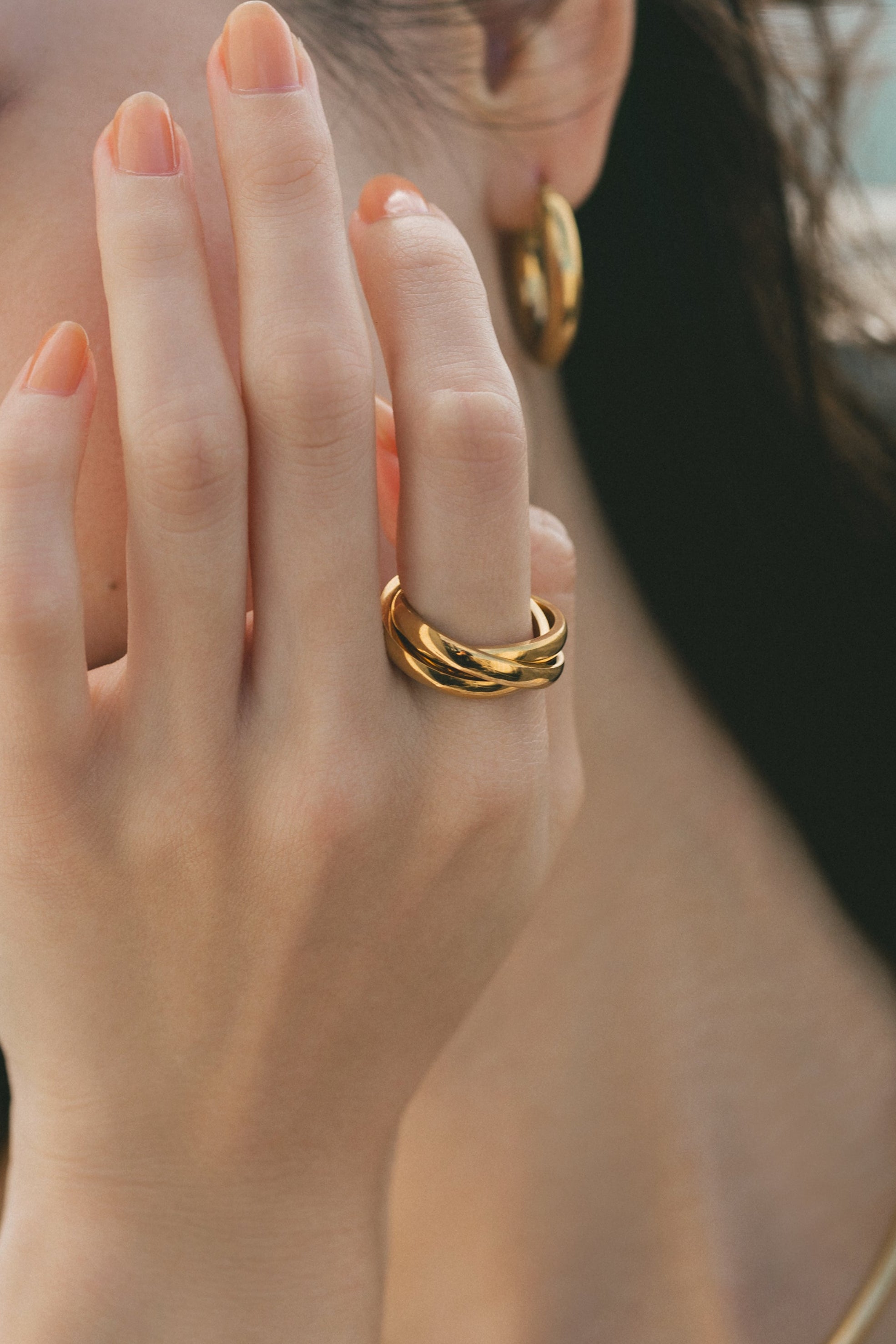 トリプルクロスリング ゴールド 着用イメージ 華奢な3連リング デイリー使い EPIS